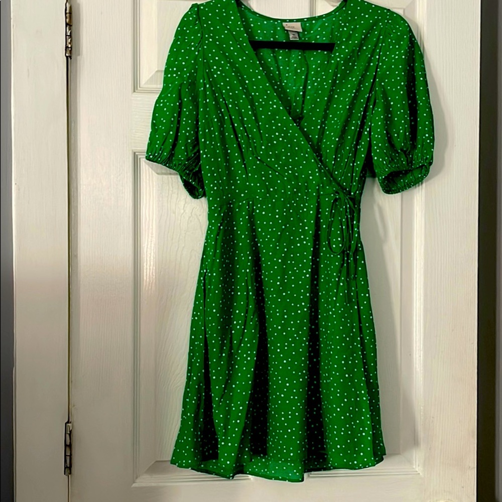 Green and white polka dot dress size XS